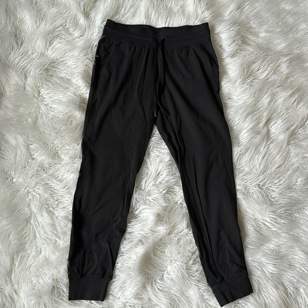 Lululemon black joggers size 8